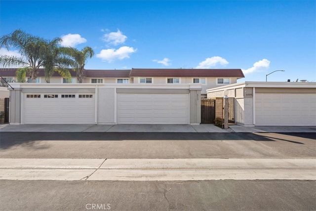 6517 Orangewood, Cypress, CA 90630
