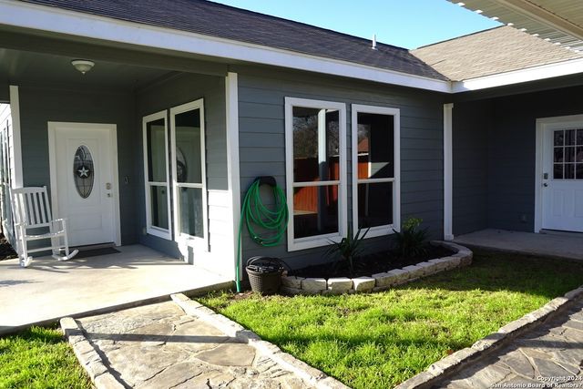 1415 SEMLINGER RD, San Antonio, TX 78220