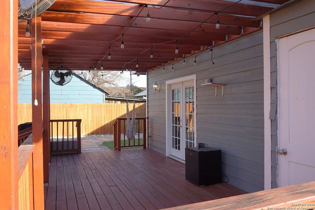 1415 SEMLINGER RD, San Antonio, TX 78220