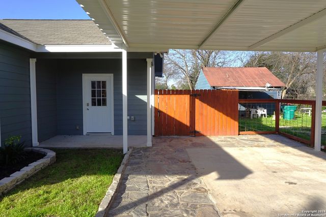 1415 SEMLINGER RD, San Antonio, TX 78220