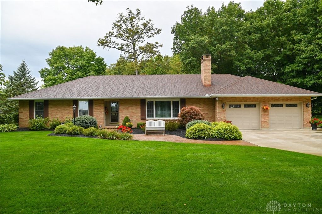 9072 Stillwater Drive, Bradford, OH 45308
