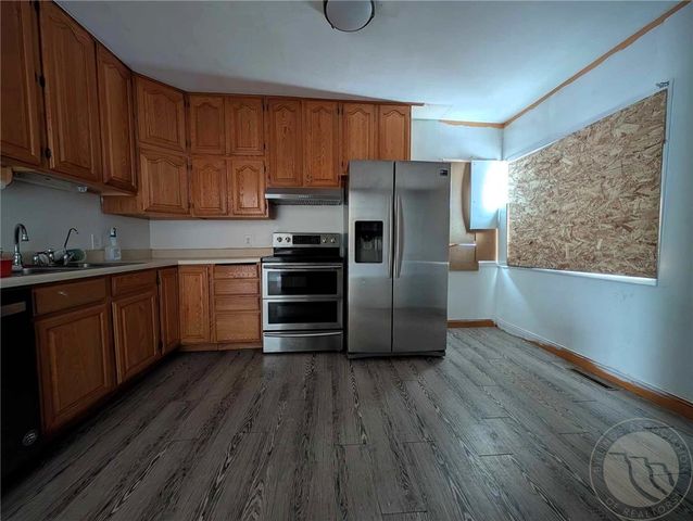 103 N Central Avenue, Fairview, MT 59221