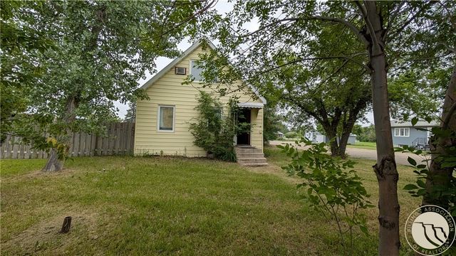 103 N Central Avenue, Fairview, MT 59221