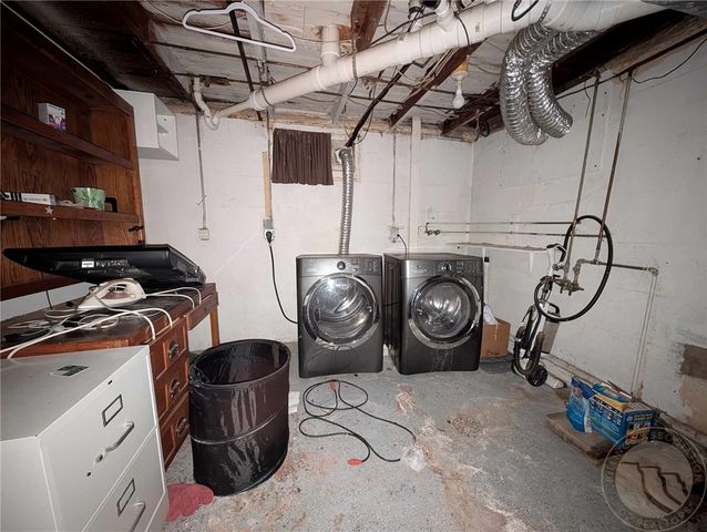 103 N Central Avenue, Fairview, MT 59221