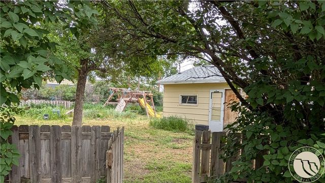 103 N Central Avenue, Fairview, MT 59221