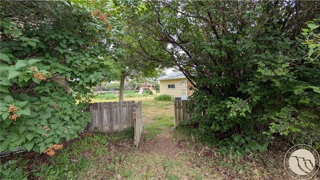 103 N Central Avenue, Fairview, MT 59221