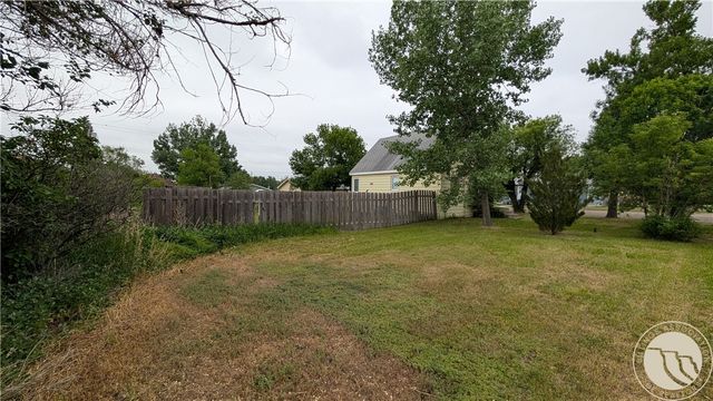 103 N Central Avenue, Fairview, MT 59221