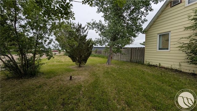 103 N Central Avenue, Fairview, MT 59221