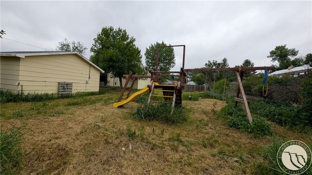 103 N Central Avenue, Fairview, MT 59221