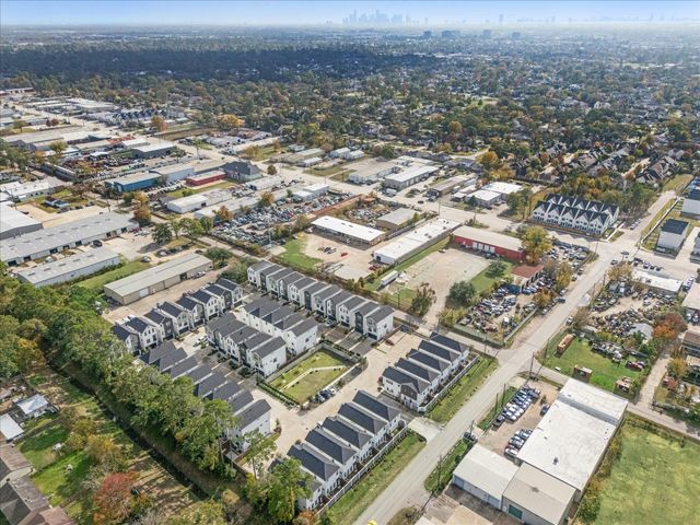 3710 Creekmont Gardens Lane, Houston, TX 77091