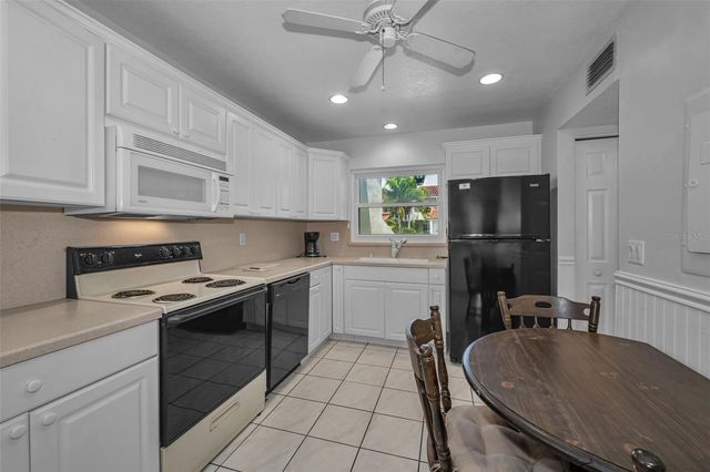 2700 BAYSHORE BOULEVARD 525, Dunedin, FL 34698