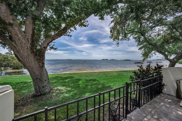 2700 BAYSHORE BOULEVARD 525, Dunedin, FL 34698