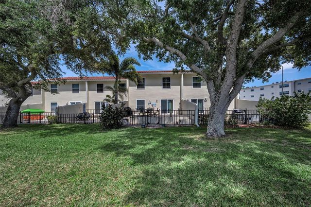 2700 BAYSHORE BOULEVARD 525, Dunedin, FL 34698