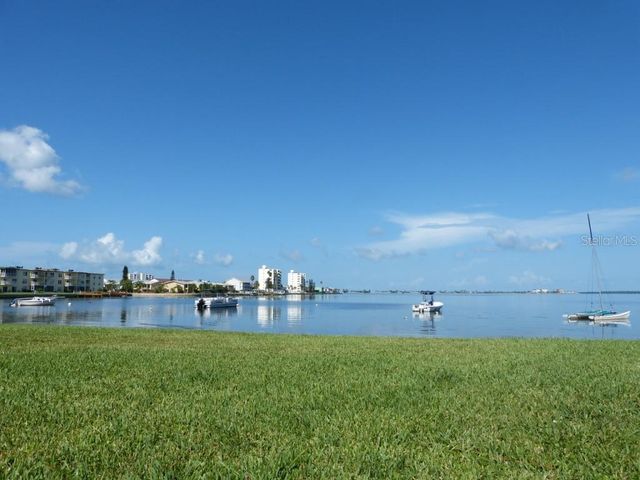 2700 BAYSHORE BOULEVARD 525, Dunedin, FL 34698