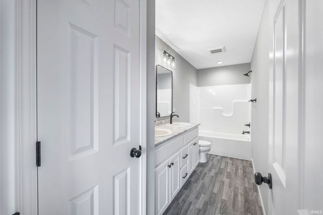 1409 Pyke Grove Pass, Huntertown, IN 46748