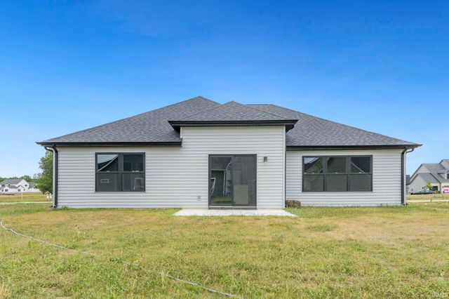 1409 Pyke Grove Pass, Huntertown, IN 46748