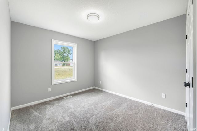 1409 Pyke Grove Pass, Huntertown, IN 46748