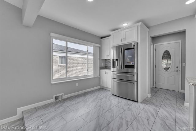 41893 Mary Kay Drive, Clinton Charter Township, MI 48038