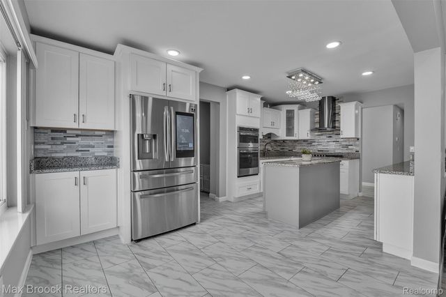 41893 Mary Kay Drive, Clinton Charter Township, MI 48038