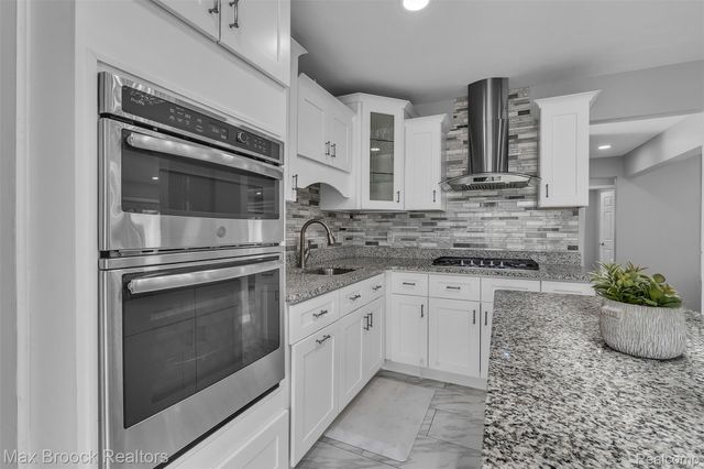 41893 Mary Kay Drive, Clinton Charter Township, MI 48038