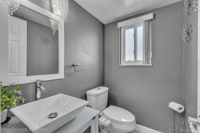 41893 Mary Kay Drive, Clinton Charter Township, MI 48038