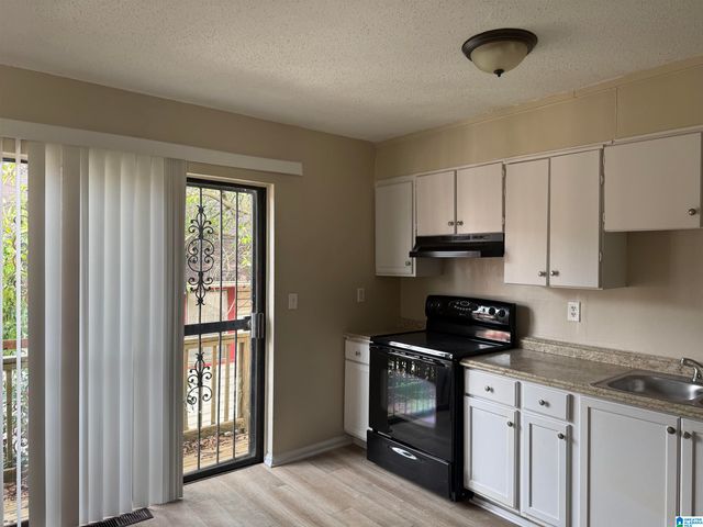 1828 W 29TH AVENUE W, Birmingham, AL 35218