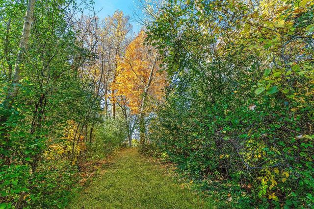 1640 Skyline DRIVE, Cedarburg, WI 53012