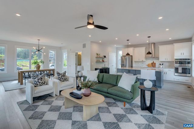 36A BETHUNE ST, Scottsville, VA 24590