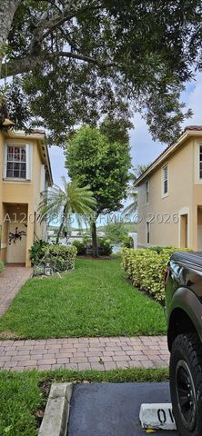 4135 Crystal Lake Dr, Deerfield Beach, FL 33064
