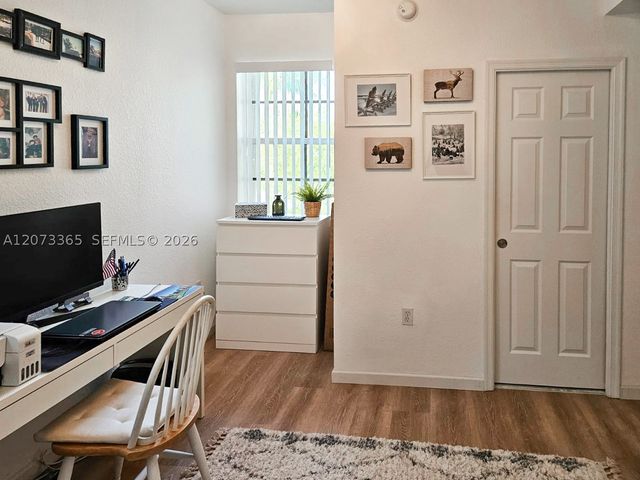 4135 Crystal Lake Dr, Deerfield Beach, FL 33064