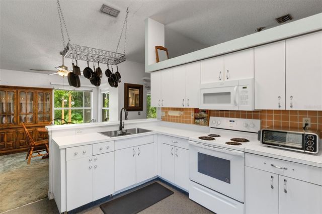 907 50TH STREET E, Bradenton, FL 34208