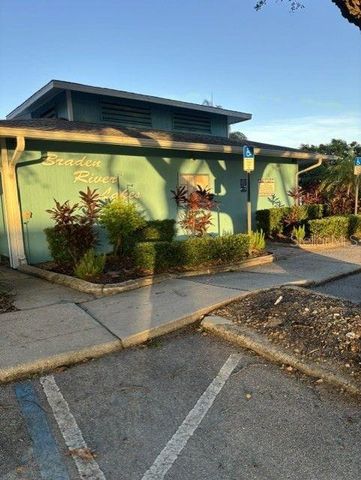 907 50TH STREET E, Bradenton, FL 34208