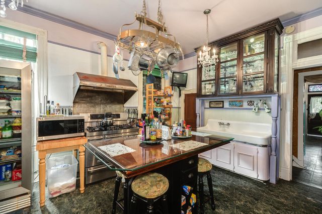 1619 Sealy Street, Galveston, TX 77550