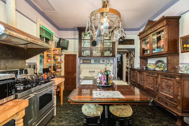 1619 Sealy Street, Galveston, TX 77550