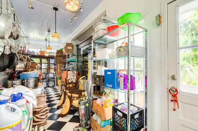 1619 Sealy Street, Galveston, TX 77550