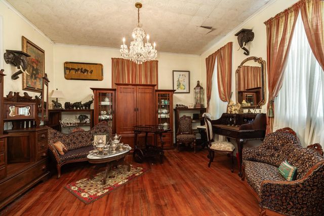 1619 Sealy Street, Galveston, TX 77550