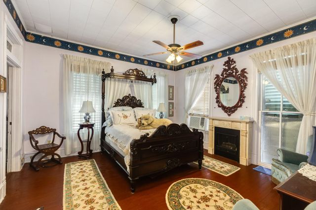 1619 Sealy Street, Galveston, TX 77550