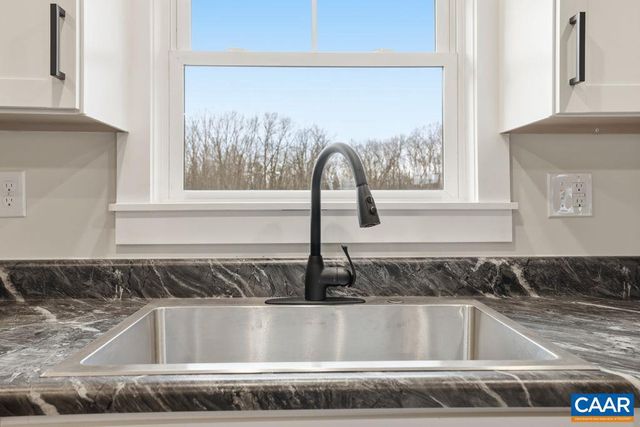 25911 N JAMES MADISON HWY, New Canton, VA 23123