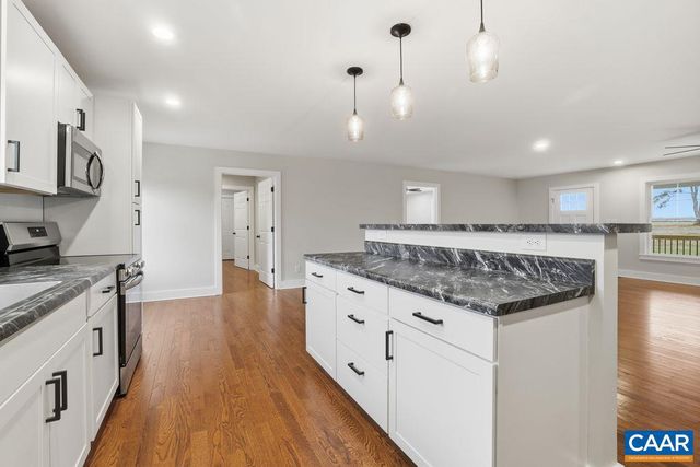 25911 N JAMES MADISON HWY, New Canton, VA 23123