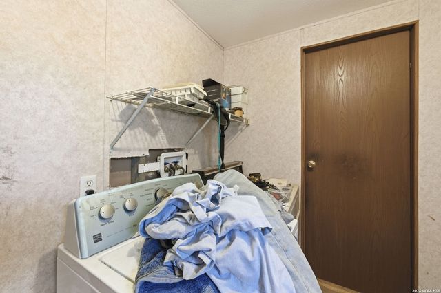 381 Chaparral, Bandera, TX 78003