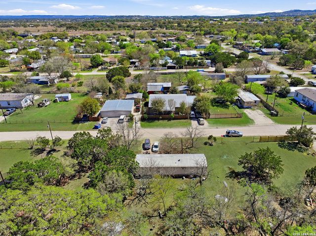 381 Chaparral, Bandera, TX 78003