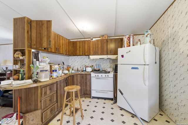 381 Chaparral, Bandera, TX 78003