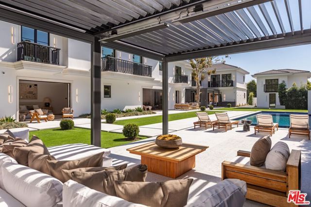 927 N Whittier Drive, Beverly Hills, CA 90210