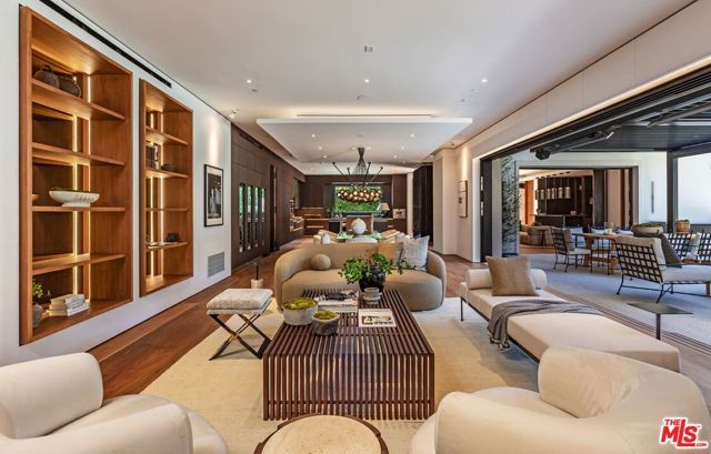 927 N Whittier Drive, Beverly Hills, CA 90210