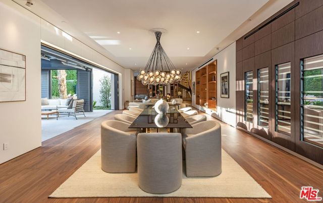 927 N Whittier Drive, Beverly Hills, CA 90210