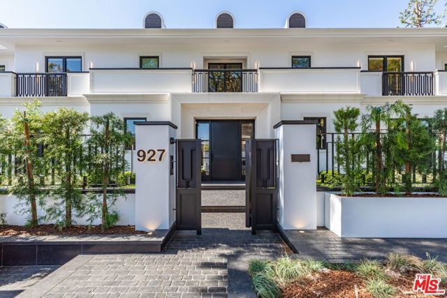 927 N Whittier Drive, Beverly Hills, CA 90210