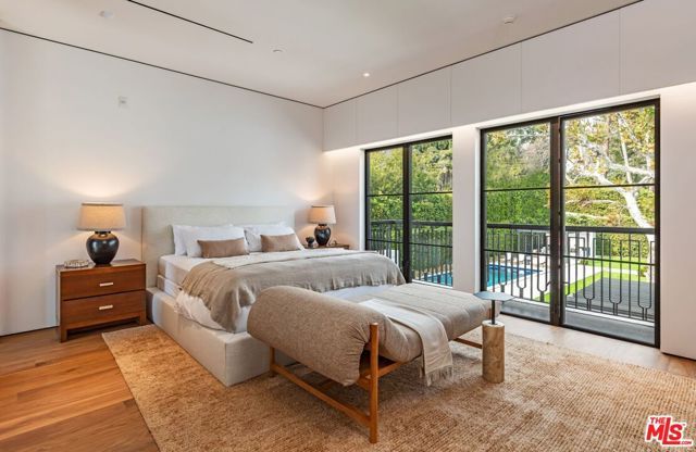 927 N Whittier Drive, Beverly Hills, CA 90210