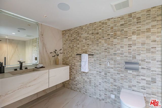 927 N Whittier Drive, Beverly Hills, CA 90210