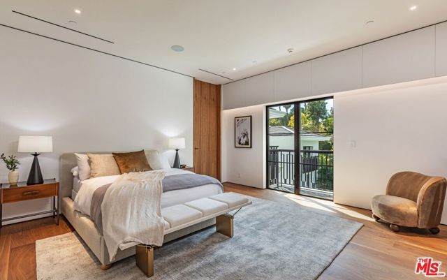 927 N Whittier Drive, Beverly Hills, CA 90210