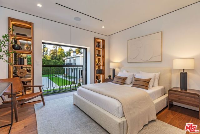927 N Whittier Drive, Beverly Hills, CA 90210